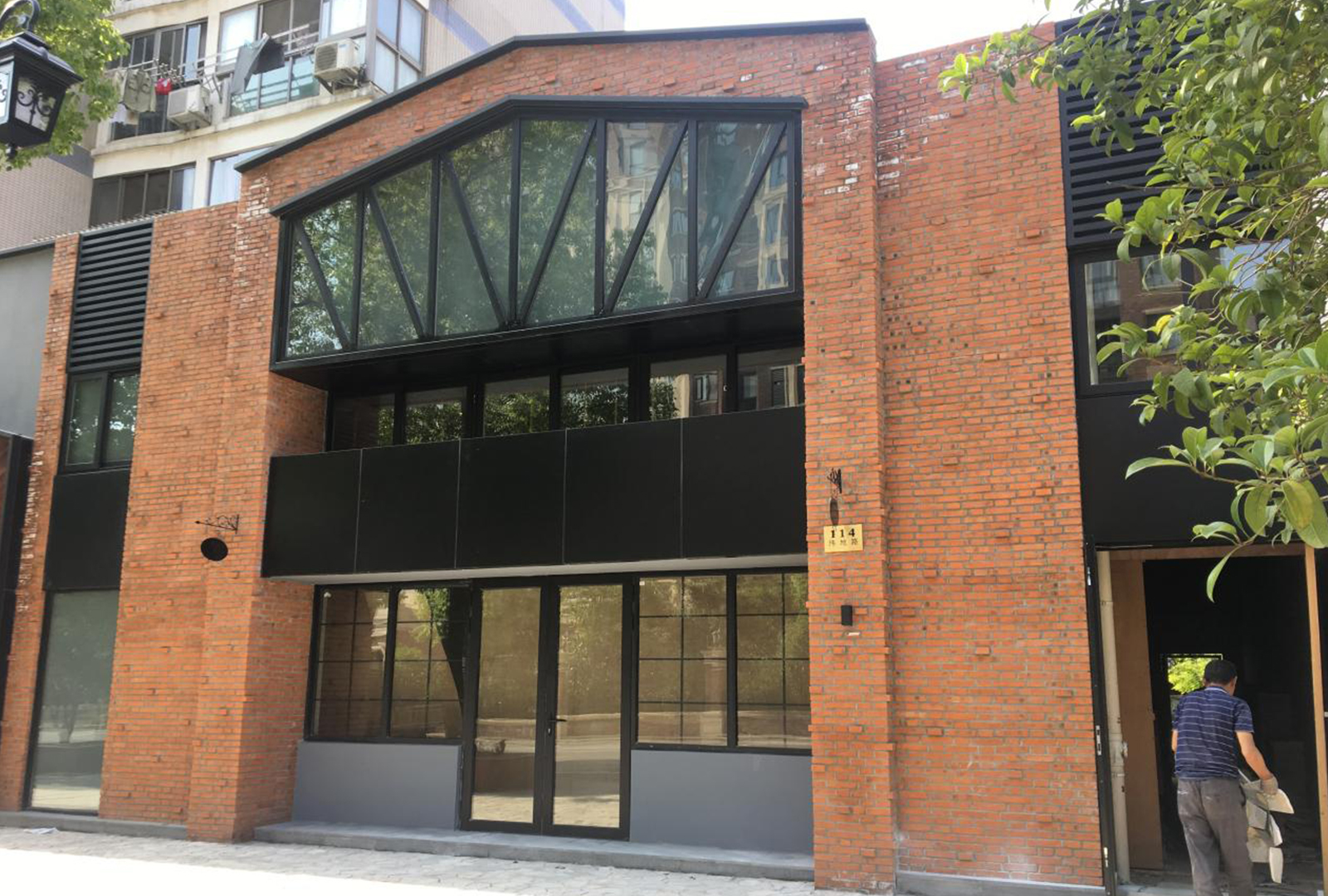 經緯城市綠洲緯地路商鋪（F段）改造項目